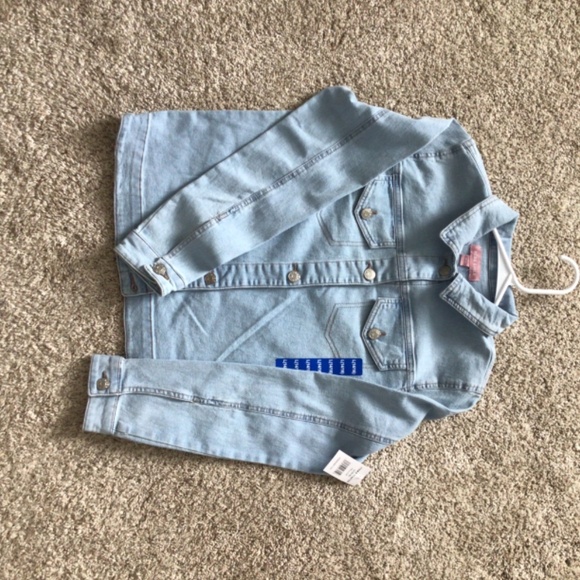 Flower dress from Costco very soft material size 14-16 comes with Jean jacket - Picture 3 of 4